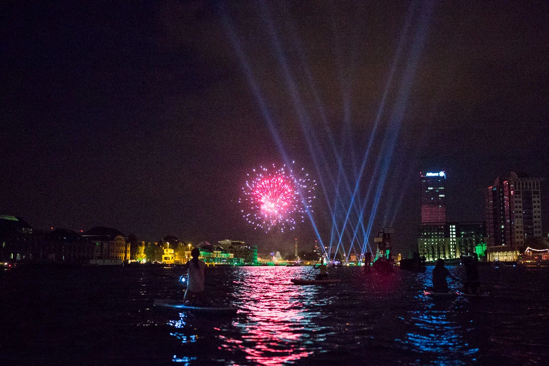 SUP by Night Berlin auf der Spree