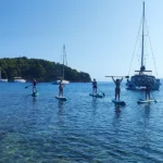 SUP Segeln Yoga auf dem Katamaran in Kroatien
